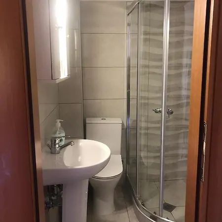 1 Bedroom In Apartment